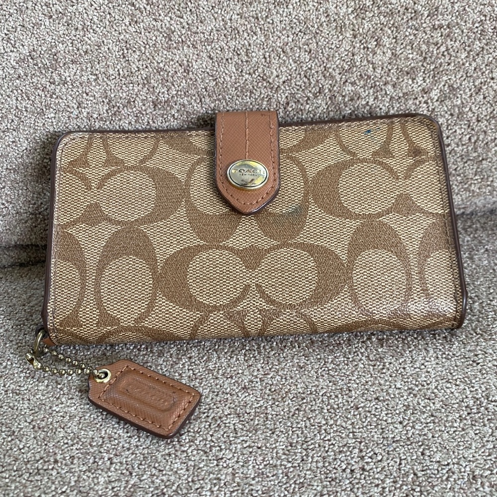 Coach Leather Logo Wallet